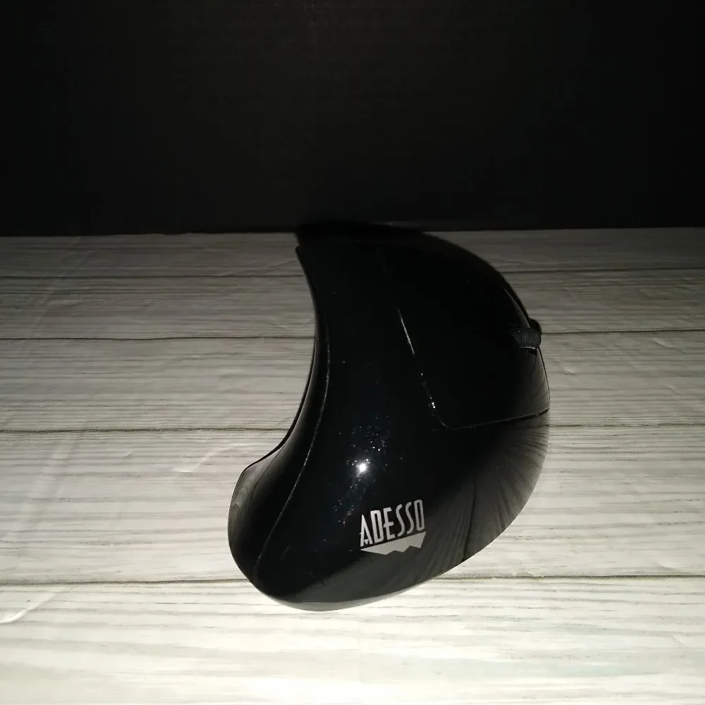 Adesso iMouse E10 2.4 GHz RF Adjustable DPI Wireless Vertical Ergonomic Mouse